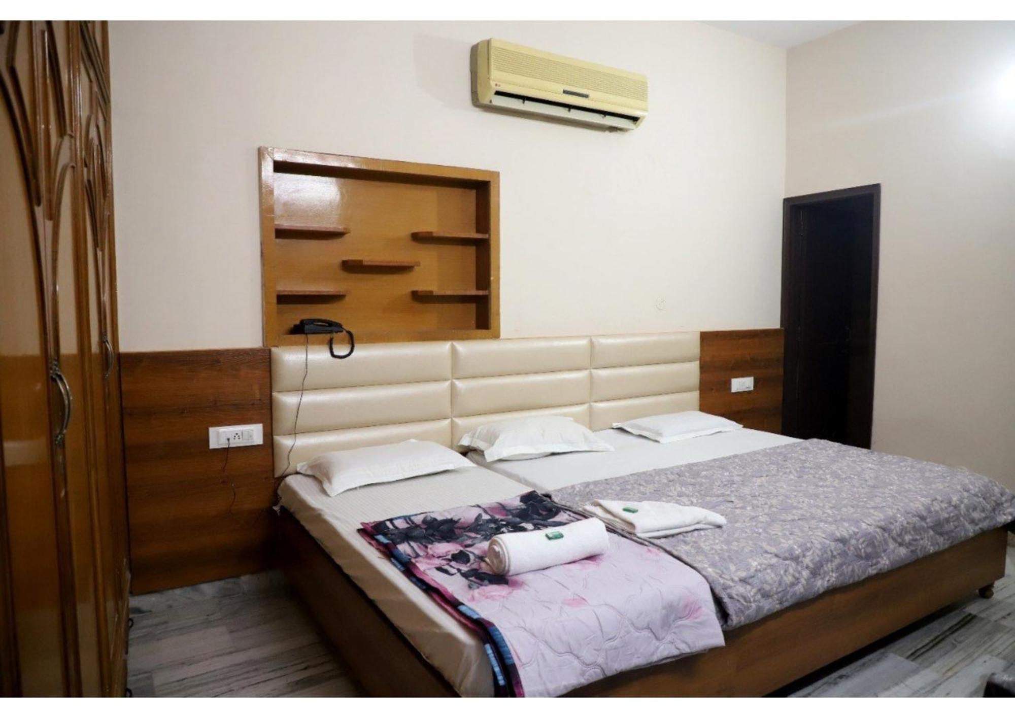 Rk Lodge Amritsar Eksteriør bilde
