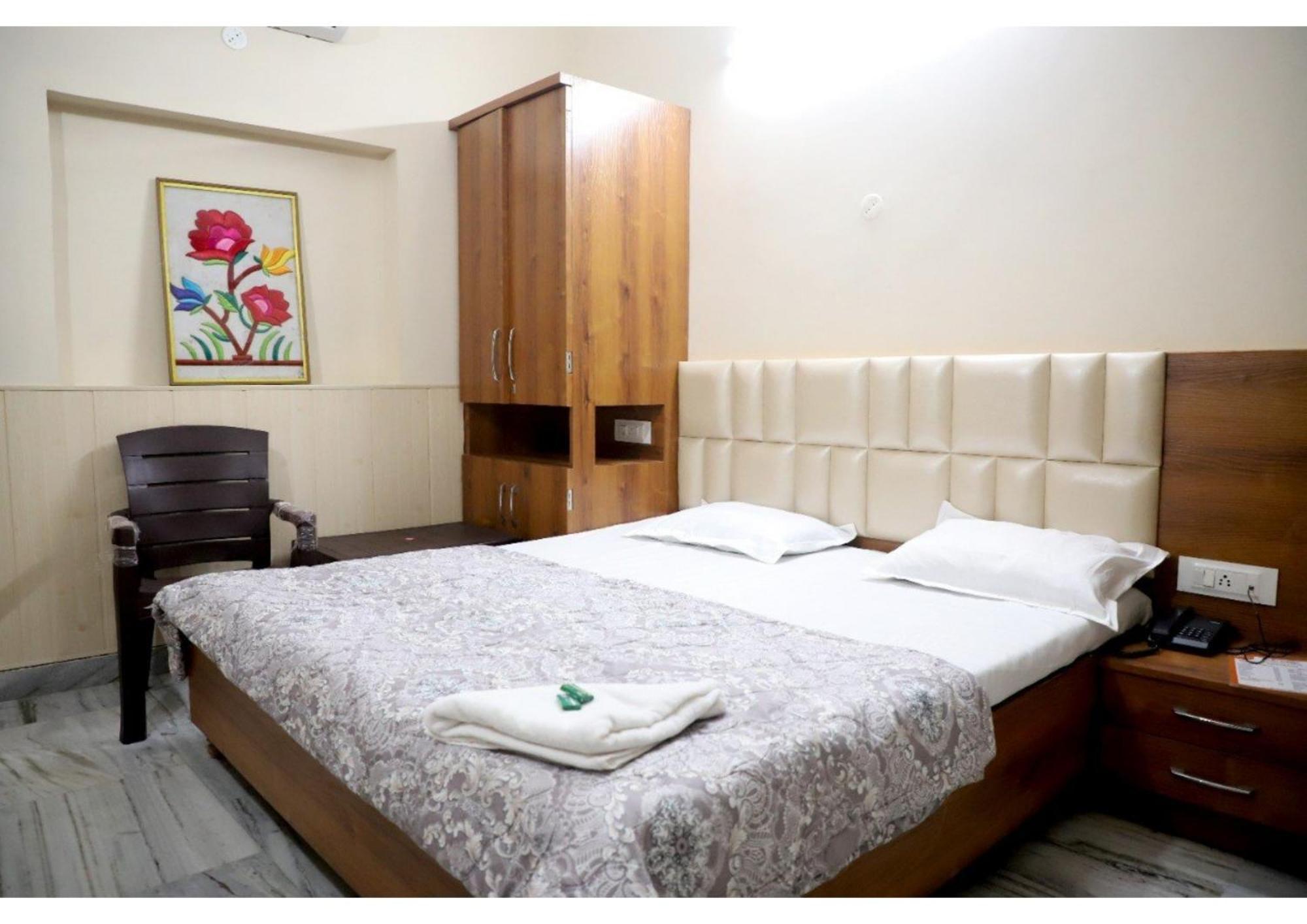 Rk Lodge Amritsar Eksteriør bilde