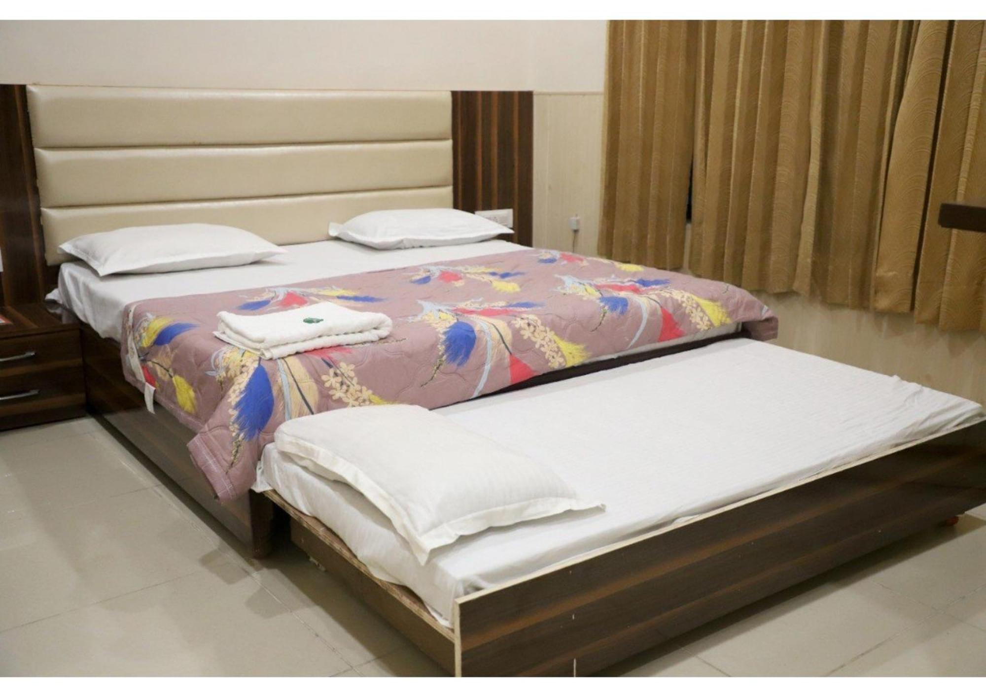 Rk Lodge Amritsar Eksteriør bilde