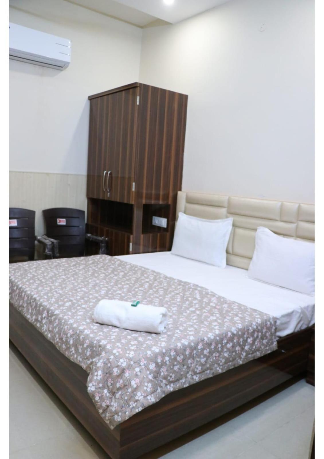 Rk Lodge Amritsar Eksteriør bilde